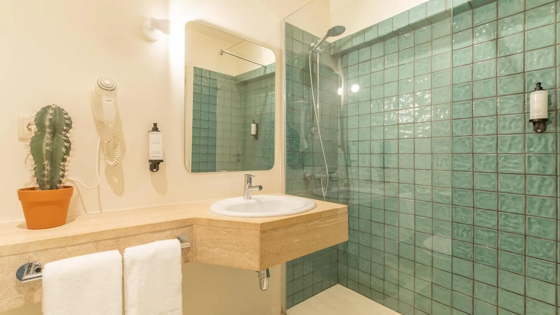 Hotel Wot Lagos Montemar