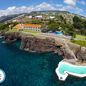 Albatroz & Yacht Club Hotell Santa Cruz (Madeira)